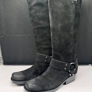 New in Box GUESS Women's Felysse2 Boots size 9M  The Guess Felysse brings a moto